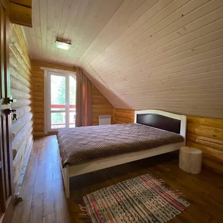 на лузі Casa vacanze Verkhne-Studenyy