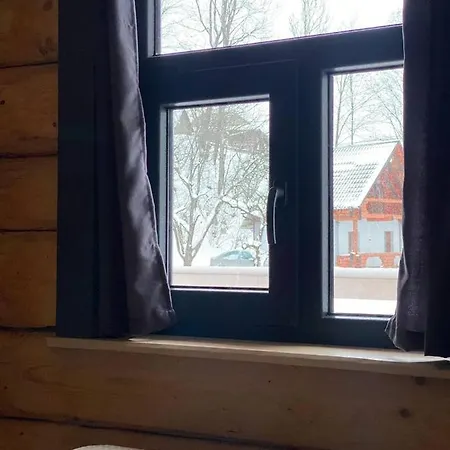 на лузі Hébergement de vacances Verkhne-Studenyy